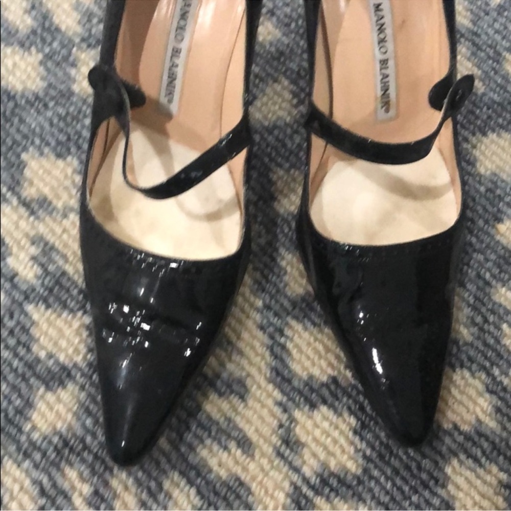 Manolo Blahnik Black Patent Leather Heels - Picture 4 of 8